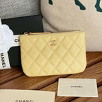 CC CLASSIC KLEINER 15-ZIP-BEUTEL AUS GELBEM MAISGEKORNTEM KALBSLEDER