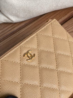 CC CLASSIC SMALL 15 ZIPPED POUCH IN DARK BEIGE GRAINED CALFSKIN