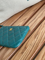 CC CLASSIC SMALL 15 ZIPPED POUCH IN PINE GREEN GRAINED CALFSKIN