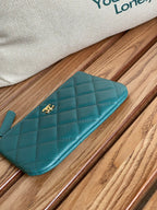 CC CLASSIC SMALL 15 ZIPPED POUCH IN PINE GREEN GRAINED CALFSKIN