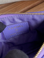 CC CLASSIC KLEINE 15-ZIP-TASCHE IN AMETHYST-LILA GEGENNABTEM KALBSLEDER