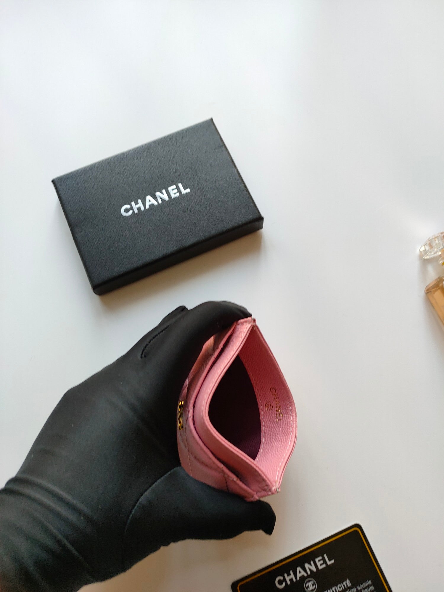 Kreditkartenetui 11,2 cm, rosa genarbtes Kalbsleder, Gold Icon