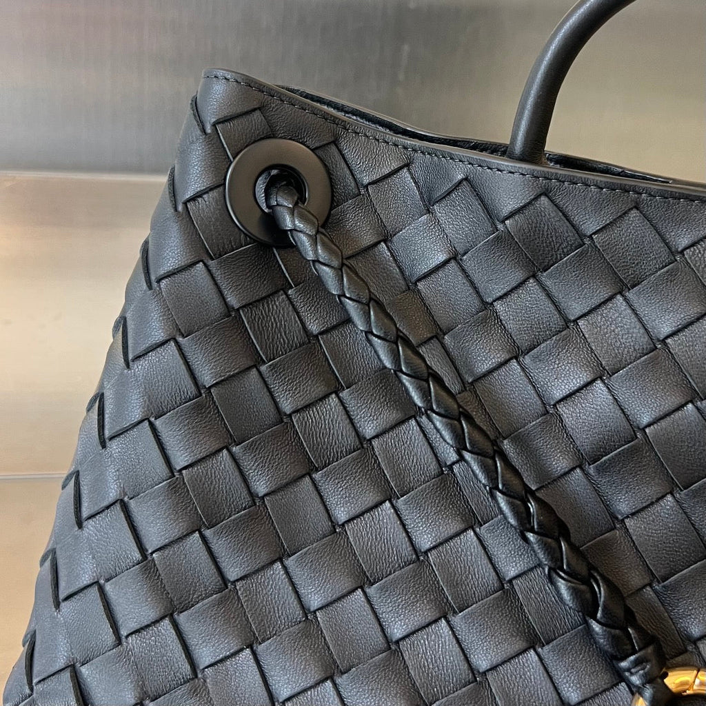 ANDIAMO 29 IN SCHWARZEM LAMMLEDER, KLEINE GRÖSSE