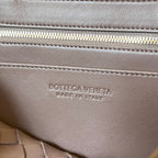 KLEINES ANDIAMO 29 IN BEAVER BROWN LAMMFELL