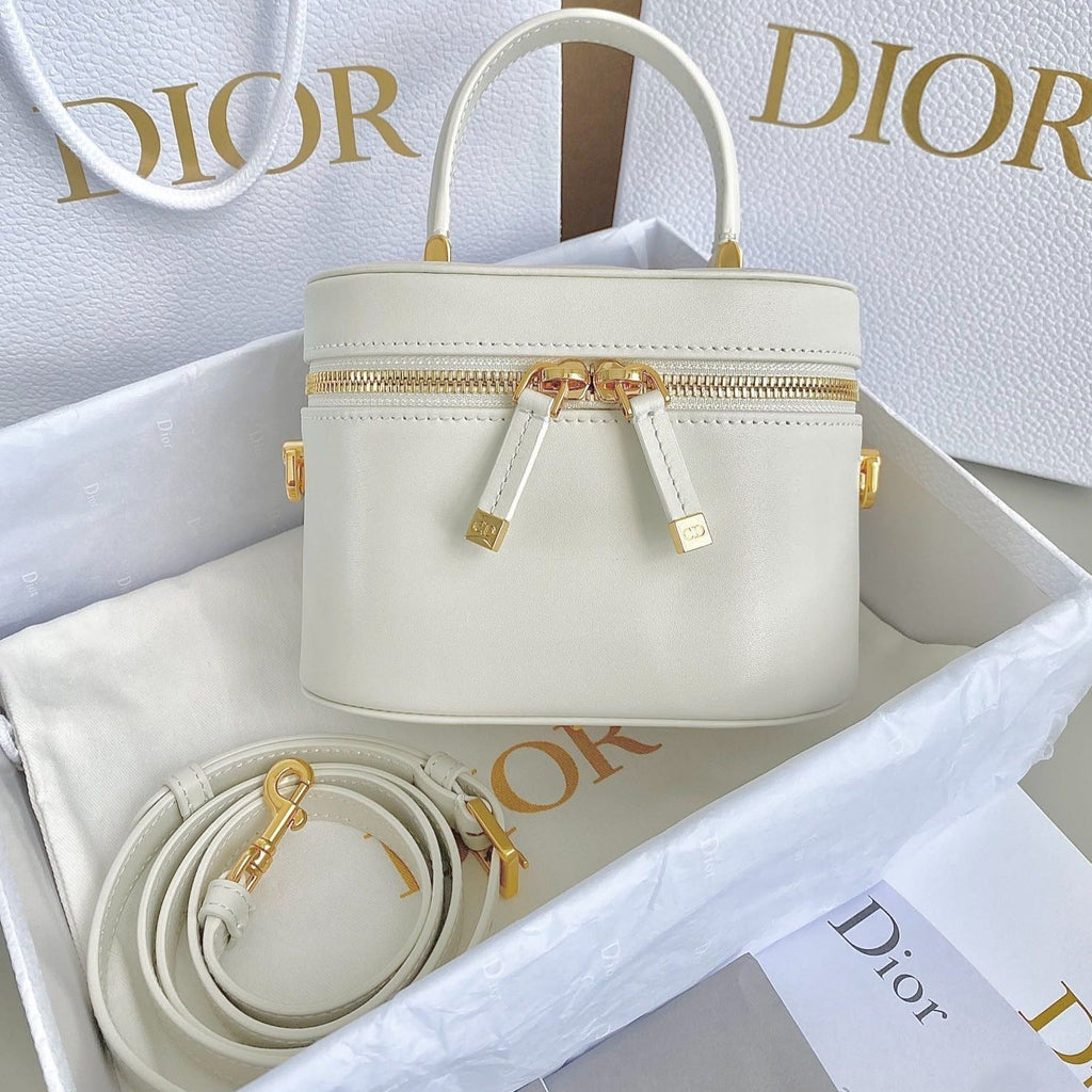 SIGNATURE VANITY 16 IN WEISSEM LAMMLEDER