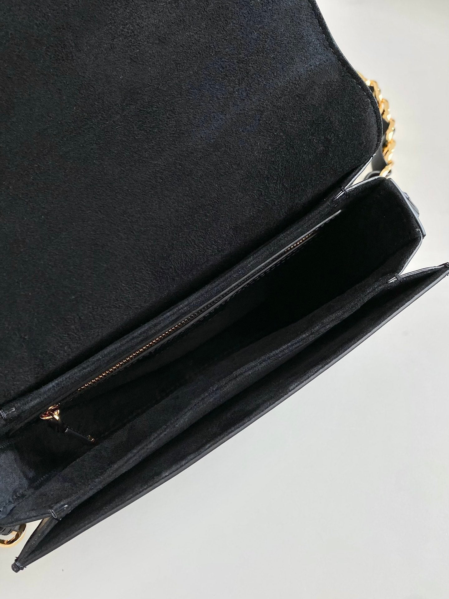 SIGNATURE HOBO 21 TASCHE AUS SCHWARZEM KALBSLEDER