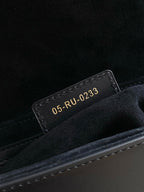 SIGNATURE HOBO 21 TASCHE AUS SCHWARZEM KALBSLEDER