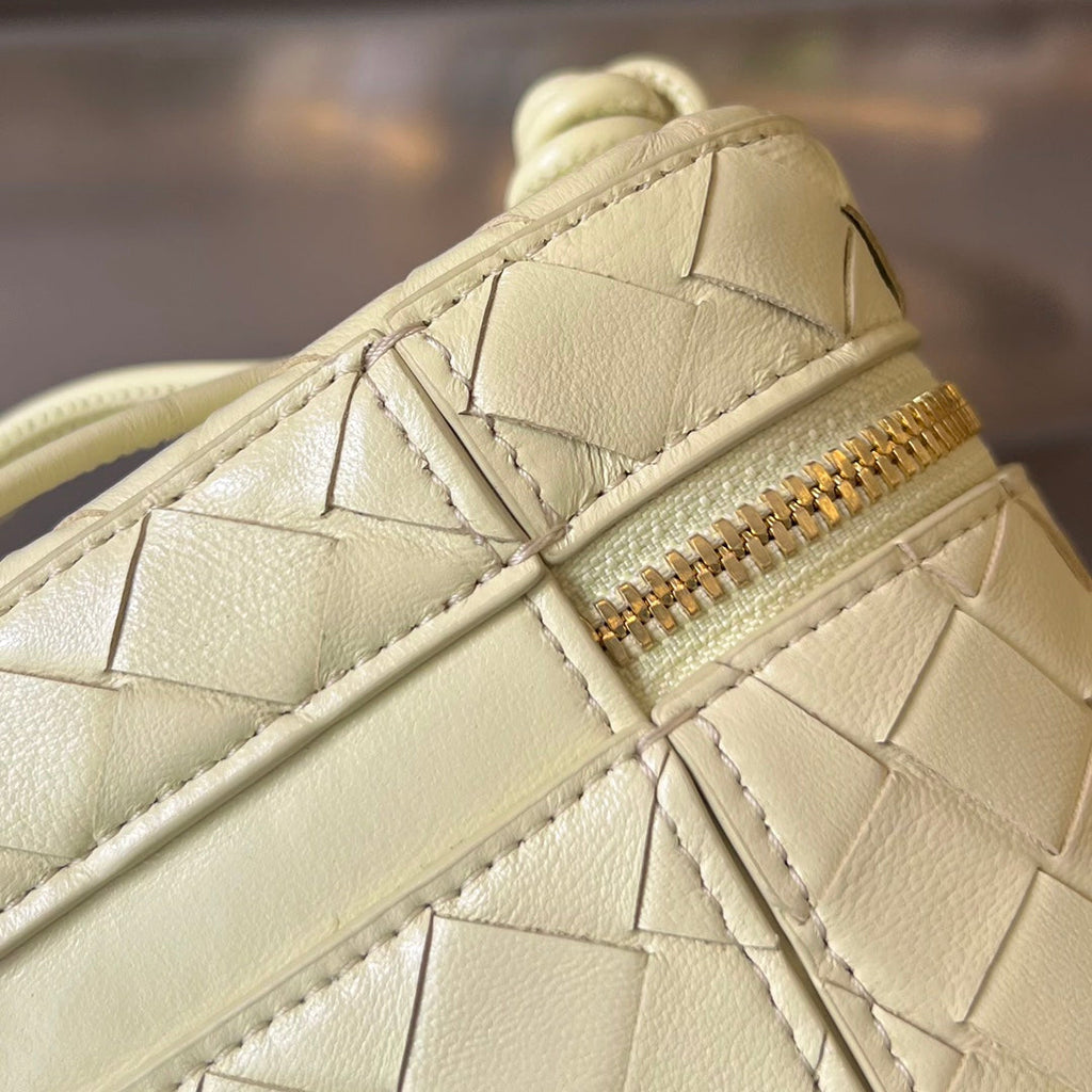 MINI-KOSTÜCK 18 ZOLL BEIGE CREME LAMMLEDER