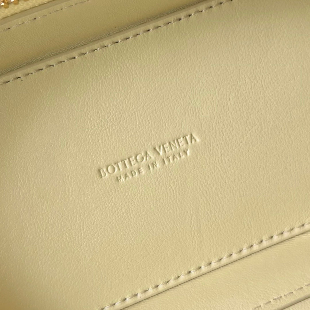 MINI-KOSTÜCK 18 ZOLL BEIGE CREME LAMMLEDER