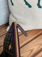 CC CLASSIC KLEINE 15-ZIP-TASCHE AUS SCHWARZEM KALBSLEDER