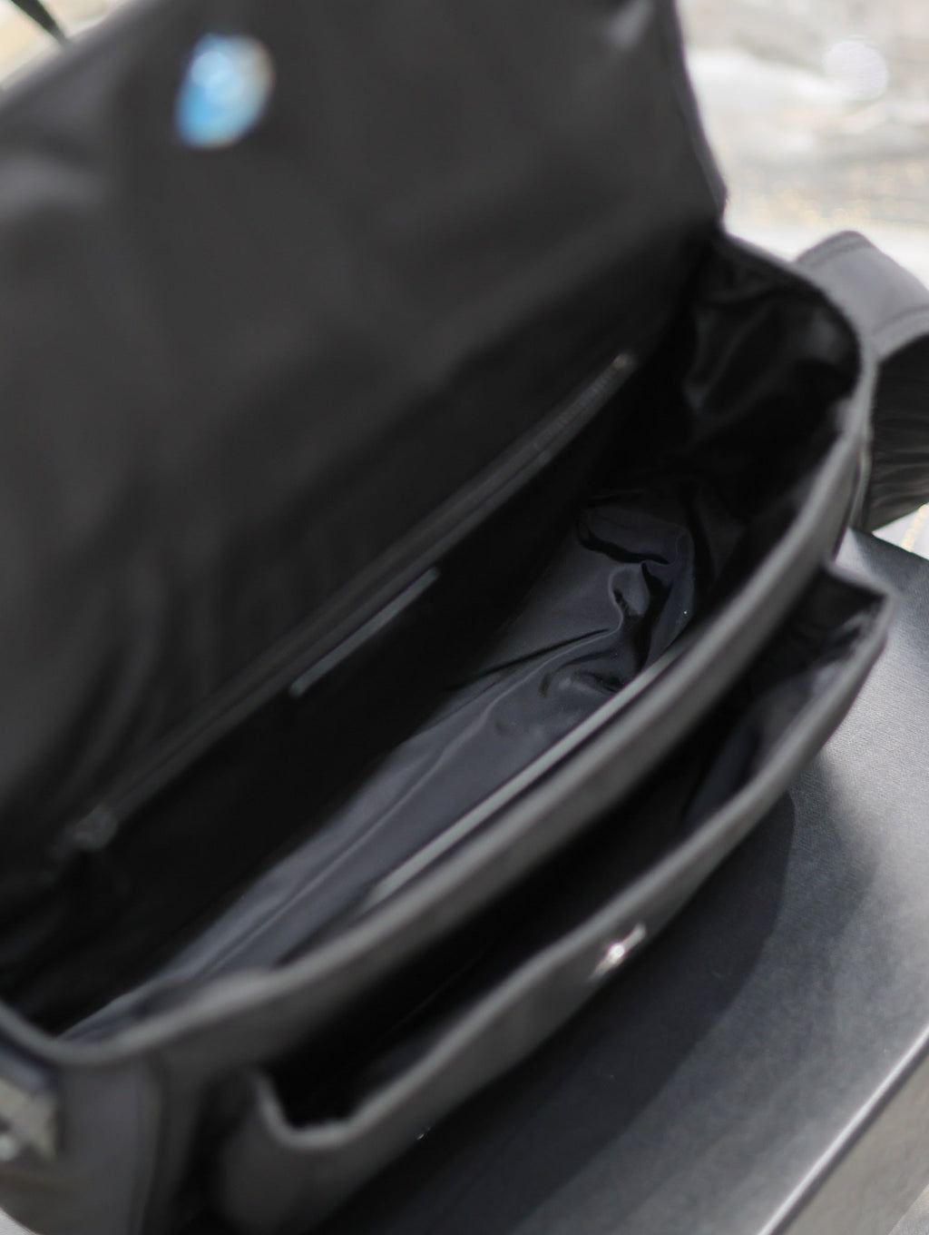 NIKI MEDIUM 28 IN SCHWARZES NYLON