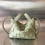 KLEINE 22-KASSETTE IN EICRU BEIGE LAMMLEDER