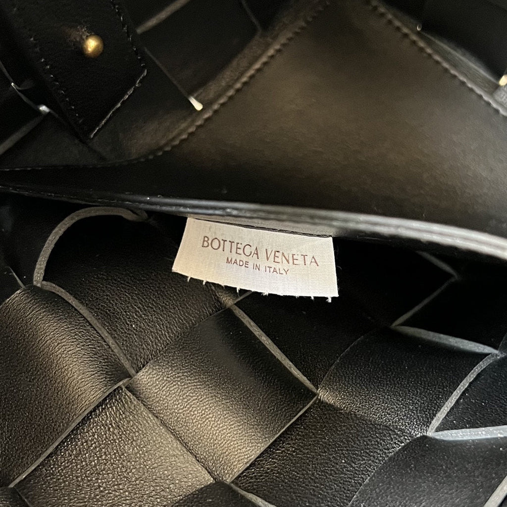 KLEINE 22-KASSETTE IN SCHWARZEM LAMMLEDER