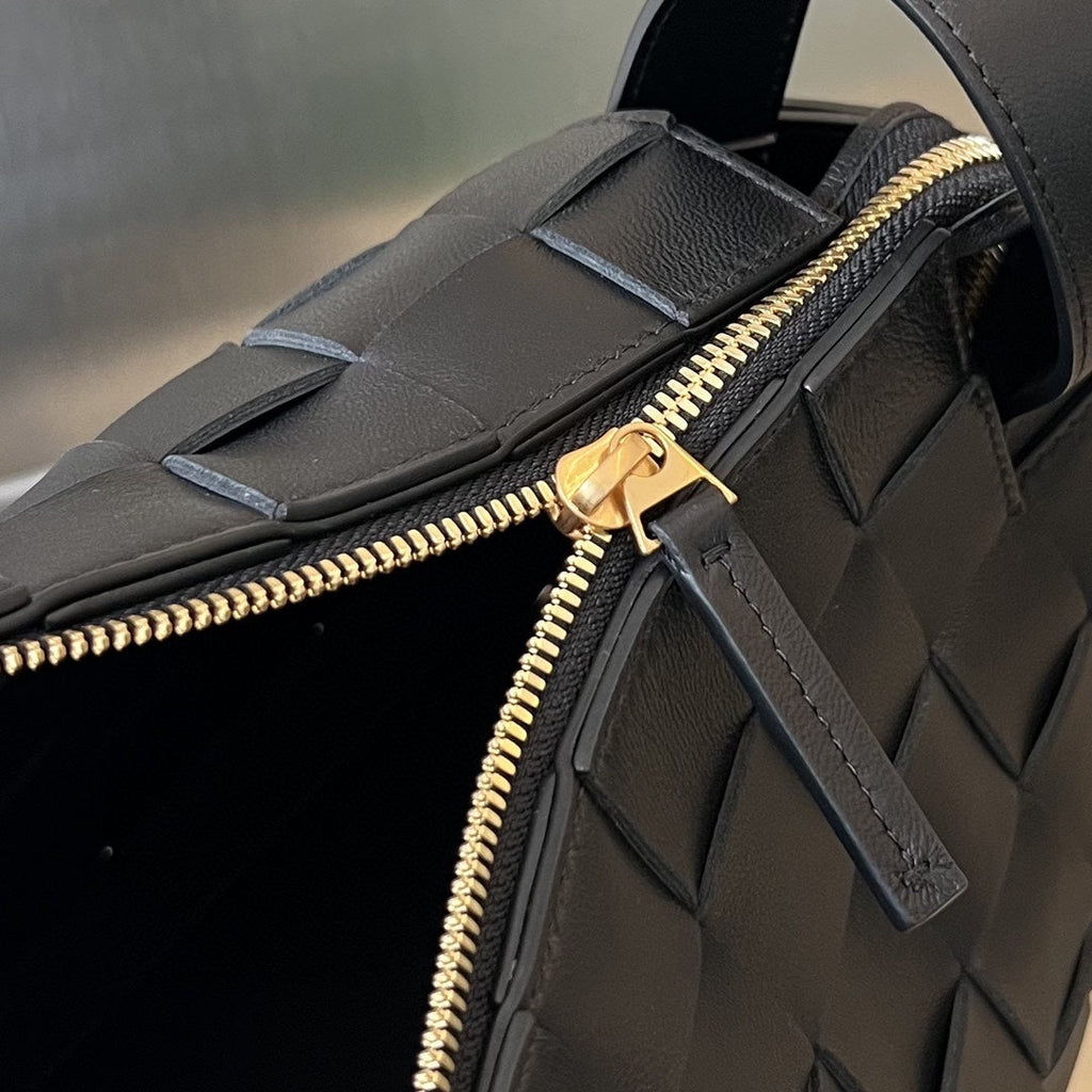 KLEINE 22-KASSETTE IN SCHWARZEM LAMMLEDER