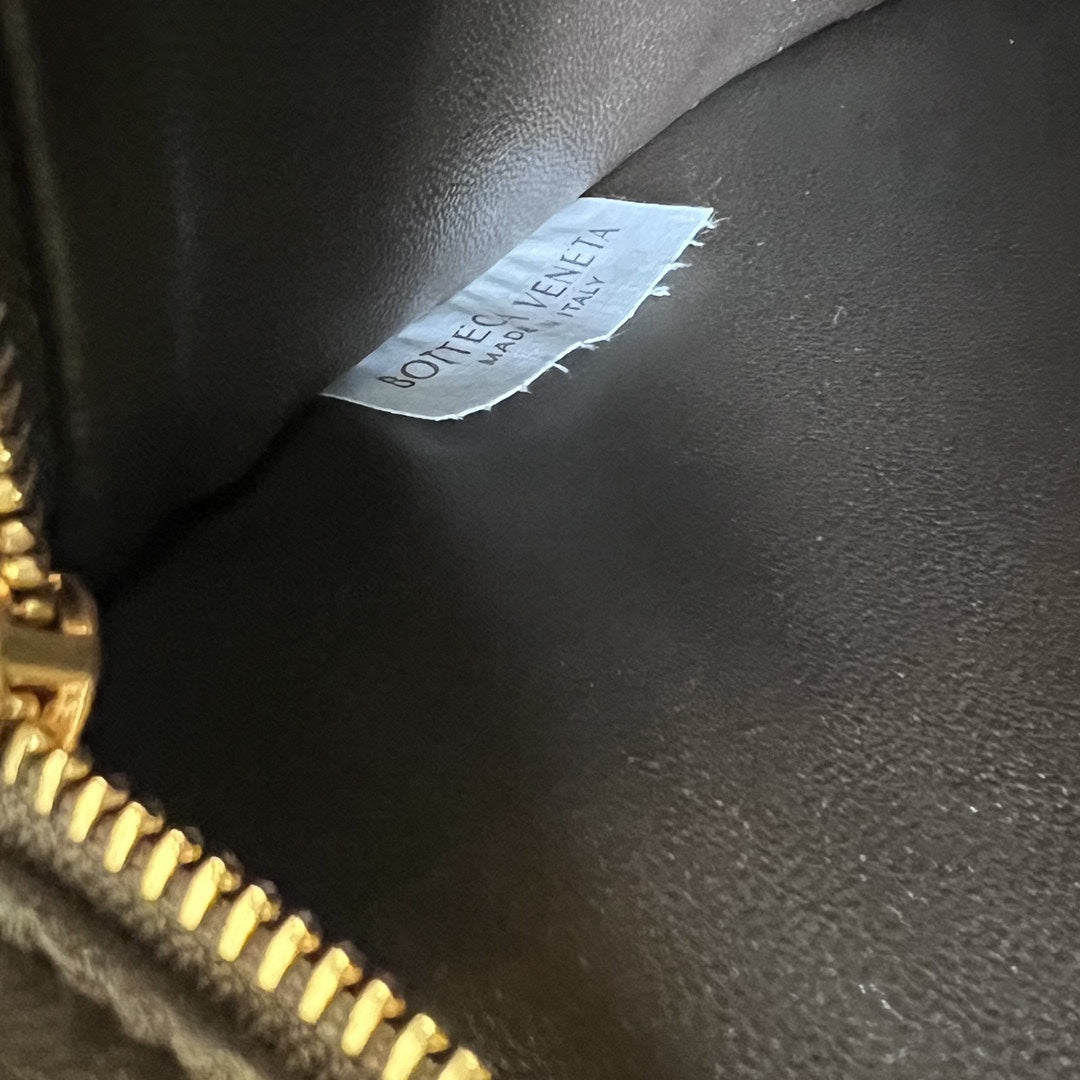 KLEINE ANDIAMO 29 IN DUNKELBRAUNEM LAMMLEDER