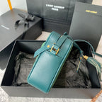 LOU KAMERATASCHE 23 AUS GRÜNEM WILDLEDER UND KALBSLEDERBESATZ