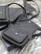 NIKI GRÖSSE 32 IN SCHWARZES NYLON