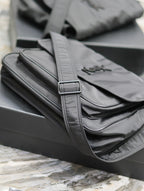 NIKI GRÖSSE 32 IN SCHWARZES NYLON