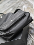 NIKI GRÖSSE 32 IN SCHWARZES NYLON