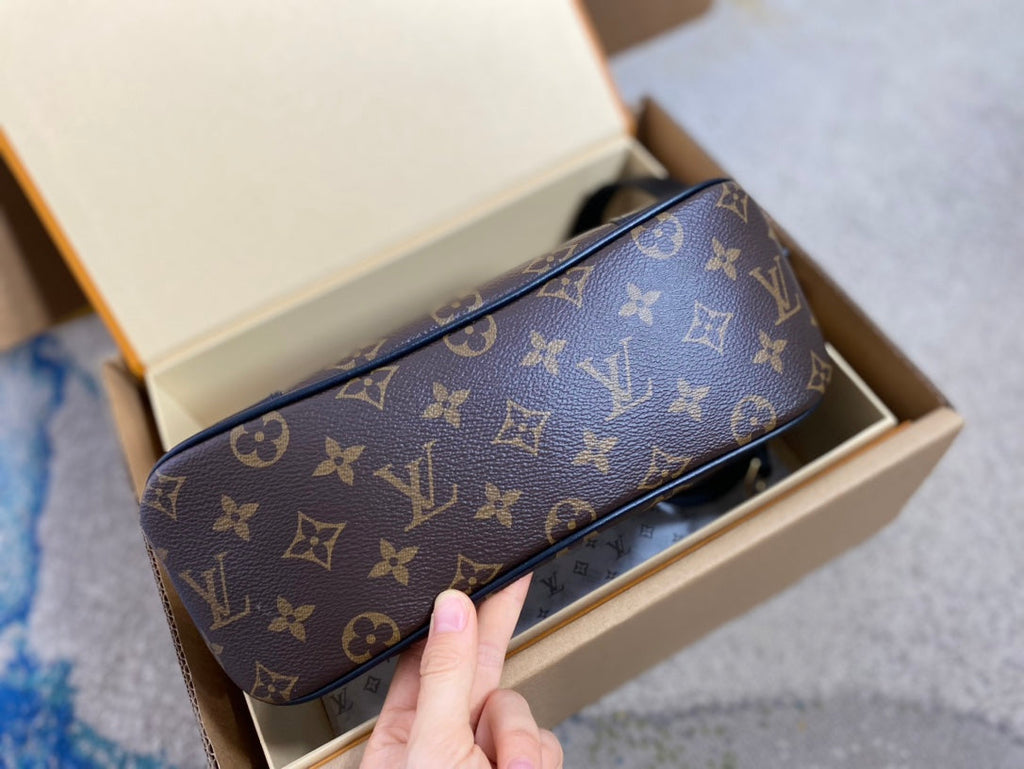 BOULOGNE 29 IN BRAUNEM MONOGRAMM-LEINWAND GOLDENE BESCHLÄGE