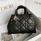 TOUJOURS 28 TASCHE AUS SCHWARZEM LAMMFELL