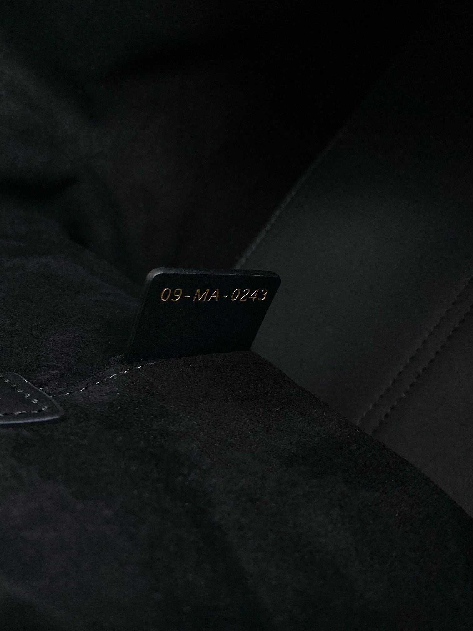 TOUJOURS 28 TASCHE AUS SCHWARZEM LAMMFELL