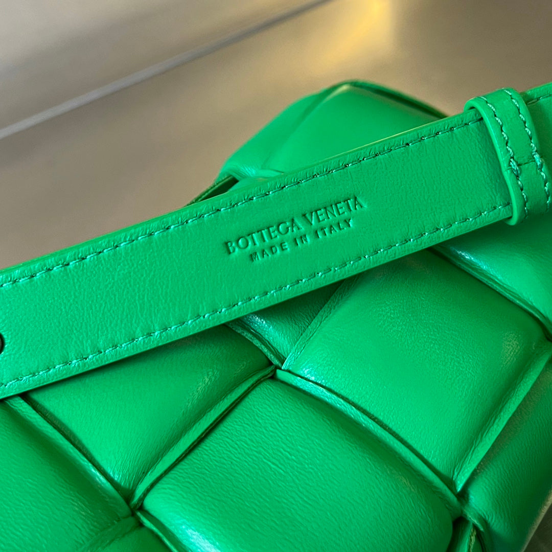 MINI-KASSETTE 18 ZOLL HELLGRÜNES LAMMLEDER