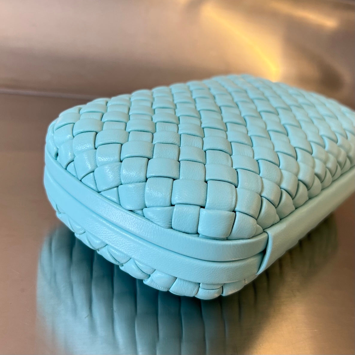 KNOTEN 20 IN BLAUEM PASTELKAMMER