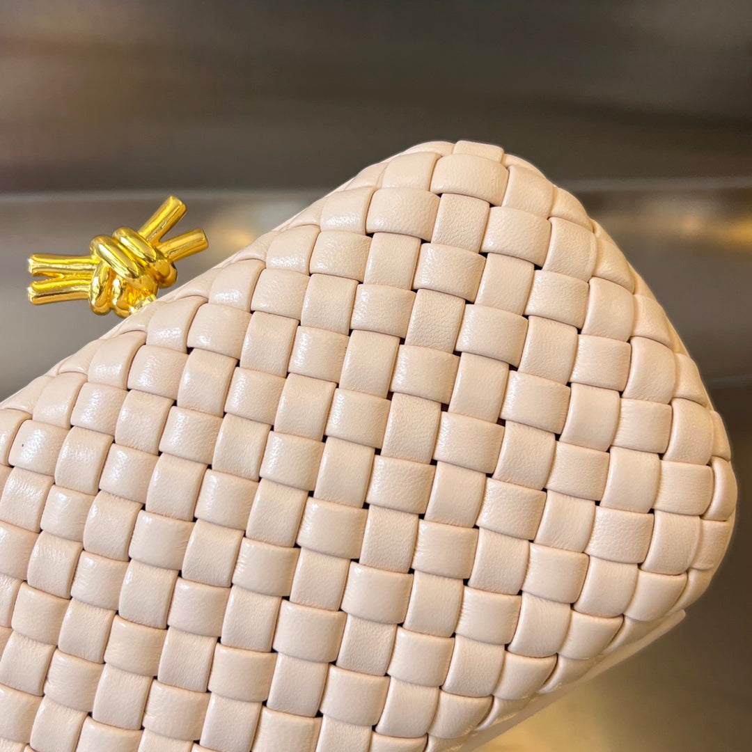 KNOT 20 IN SOLF ROSA LAMMFELL