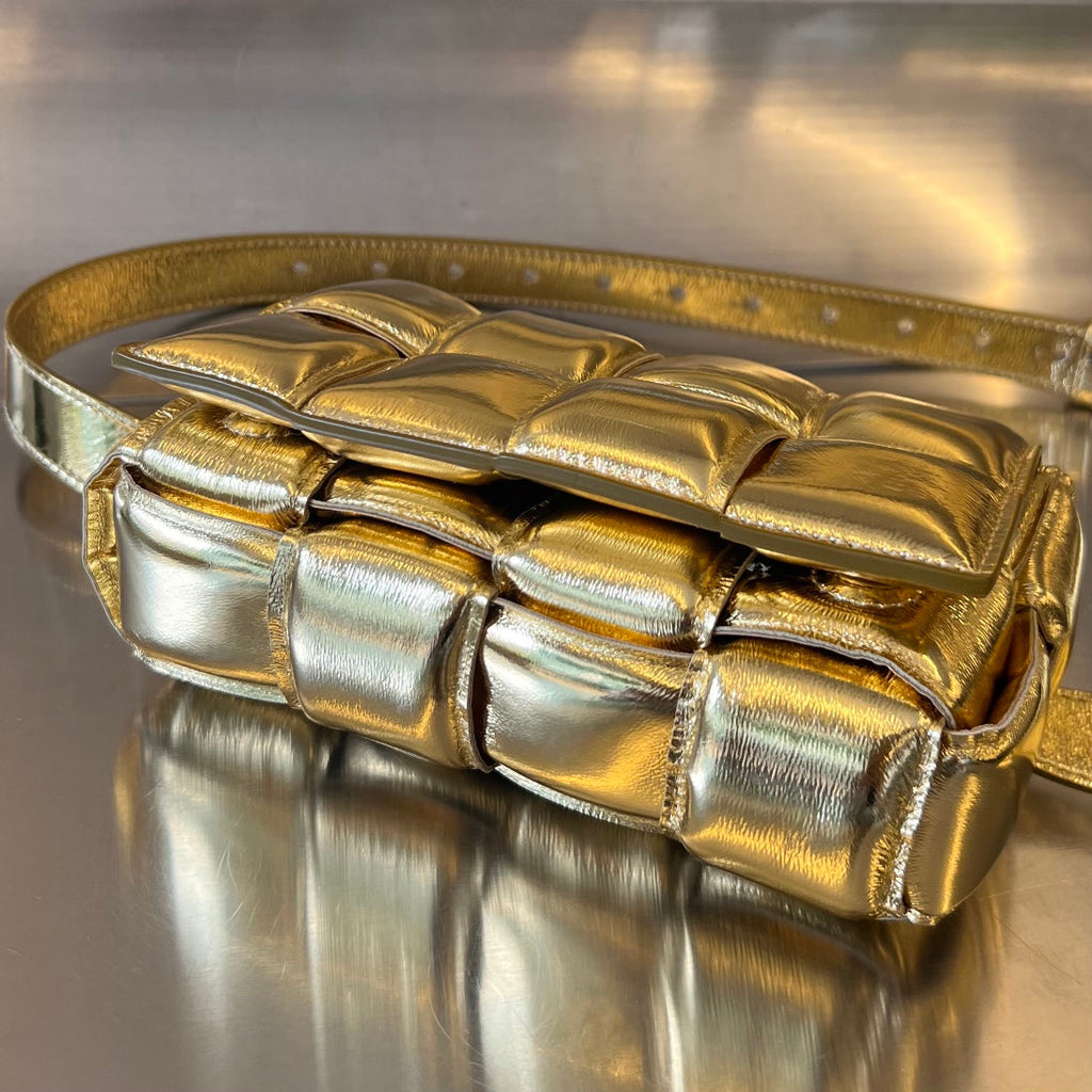 MINI-KASSETTE 18 IN GOLDENES LAMMLEDER