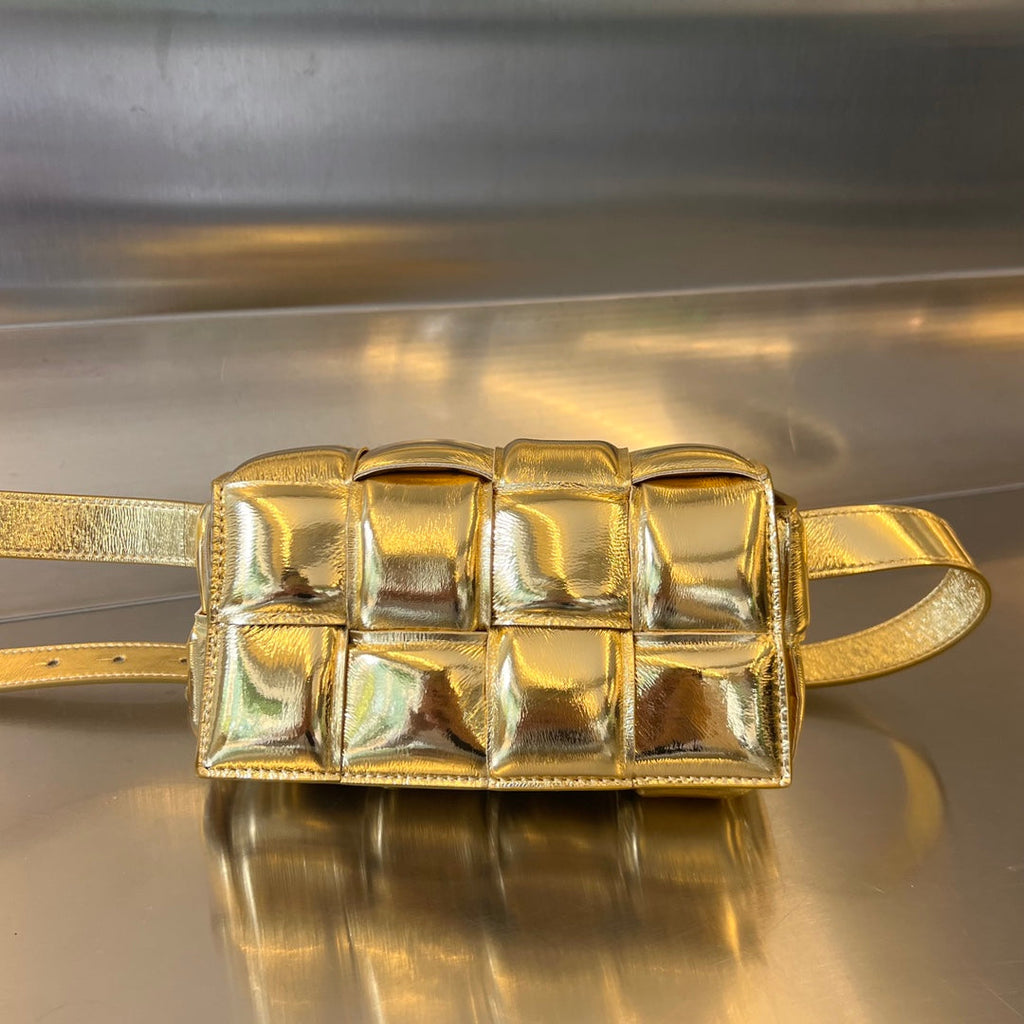 MINI-KASSETTE 18 IN GOLDENES LAMMLEDER