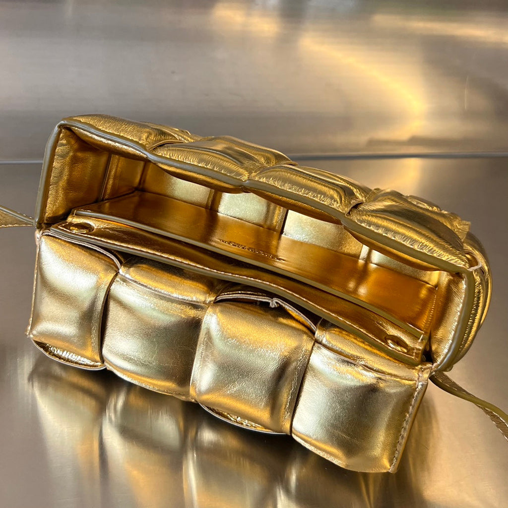 MINI-KASSETTE 18 IN GOLDENES LAMMLEDER