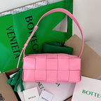 CASSETTE 23 IN HELLROSA LAMMLEDER