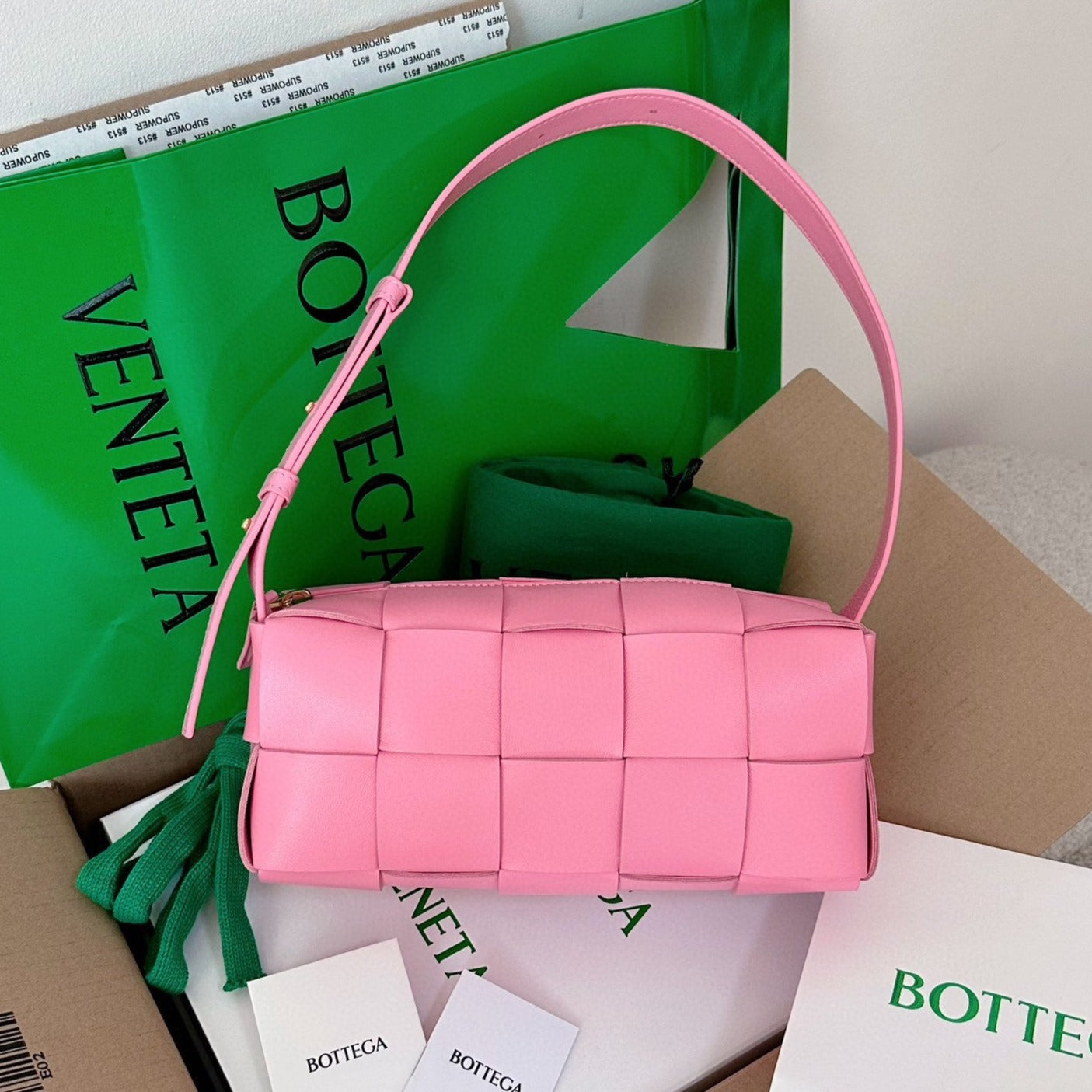 CASSETTE 23 IN HELLROSA LAMMLEDER