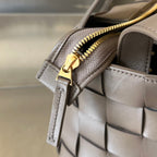 KLEINE 22-KASSETTE IN KAMELBRAUNES LAMMLEDER