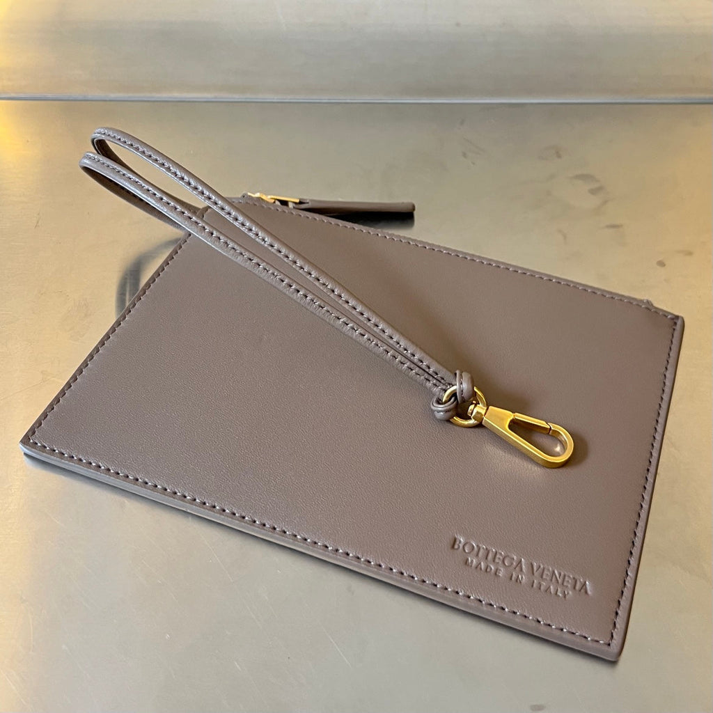 KLEINE 22-KASSETTE IN KAMELBRAUNES LAMMLEDER