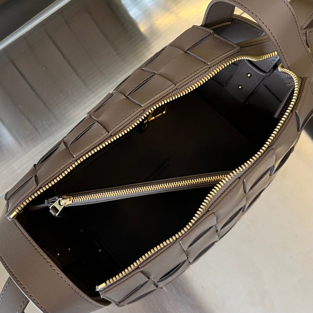 KLEINE 22-KASSETTE IN KAMELBRAUNES LAMMLEDER