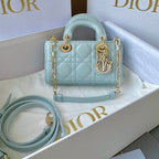 MINI D-JOY TASCHE 17 IN HELLBLAUEM LAMMLEDER