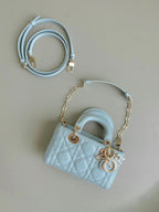 MINI D-JOY TASCHE 17 IN HELLBLAUEM LAMMLEDER