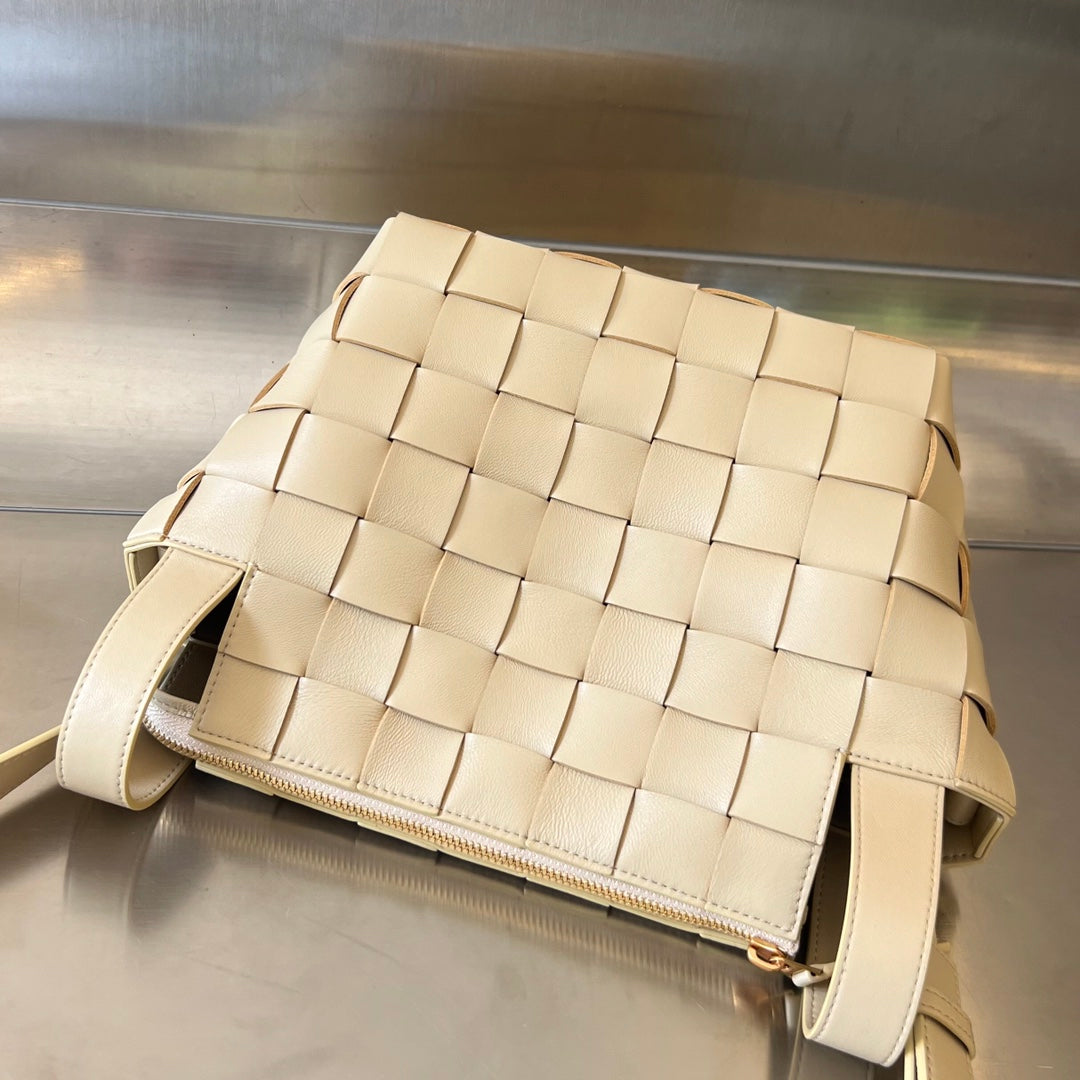 KLEINE 22-KASSETTE IN BEIGEM LAMMLEDER