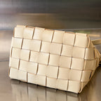 KLEINE 22-KASSETTE IN BEIGEM LAMMLEDER