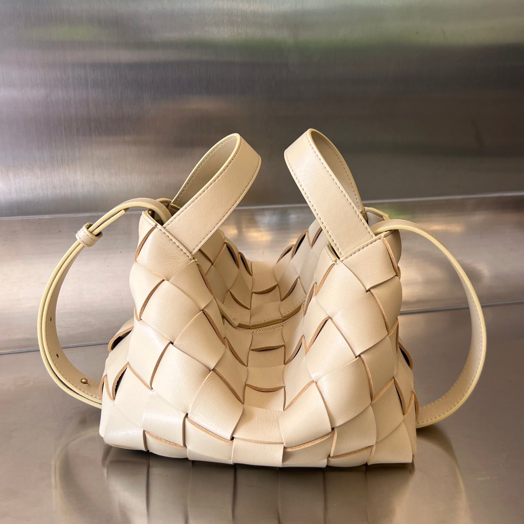 KLEINE 22-KASSETTE IN BEIGEM LAMMLEDER