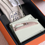 KELLY DESORDRE 20 IN WEISSEM EPSOM-LEDER MIT SILBERNEN BESCHLÄGEN