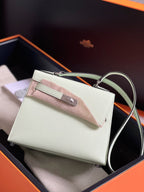 KELLY DESORDRE 20 IN WEISSEM EPSOM-LEDER MIT SILBERNEN BESCHLÄGEN