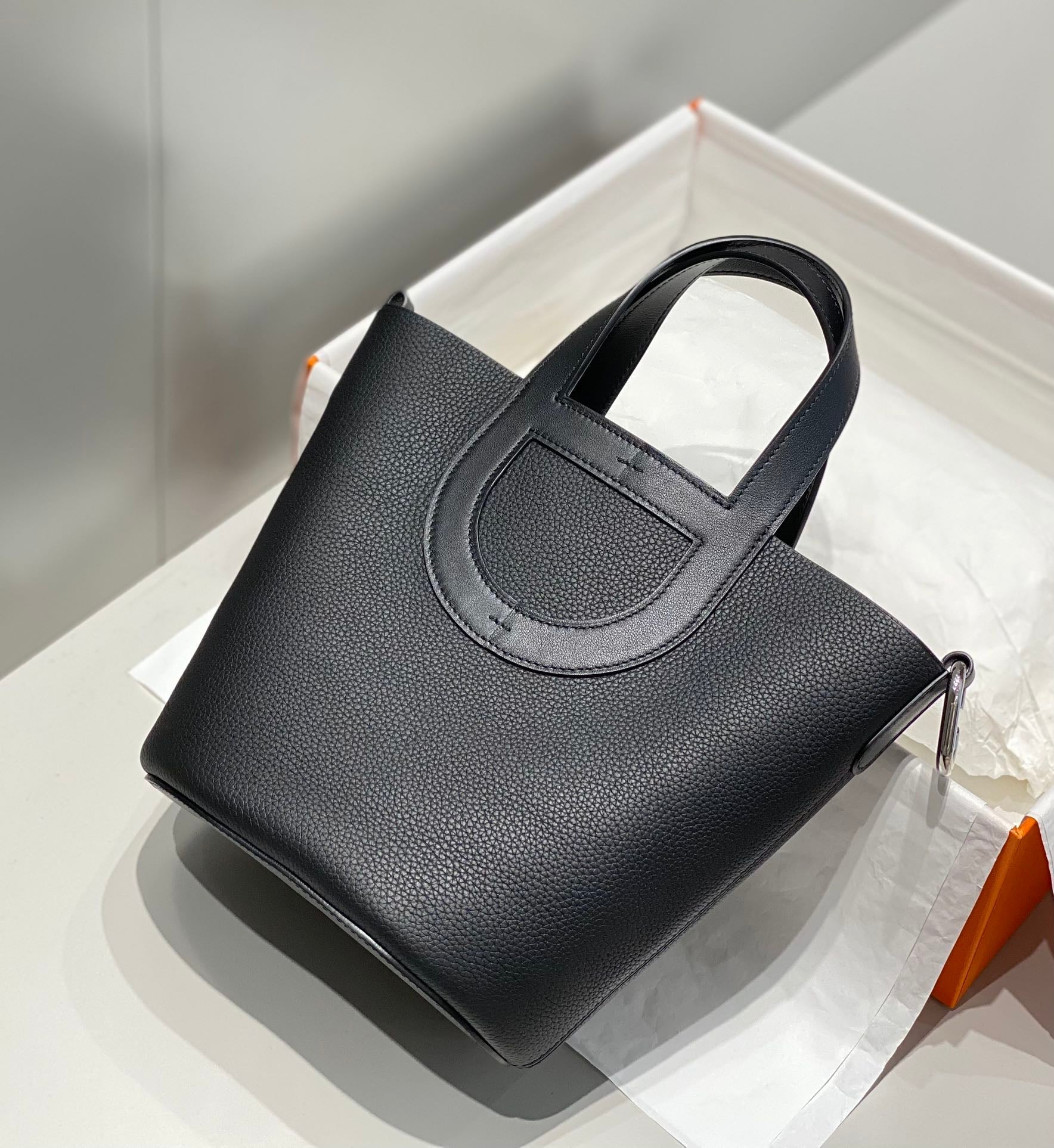 HERMES 25S IN THE LOOP 18 IN BLACK CALFSKIN SILVER HARDWARE