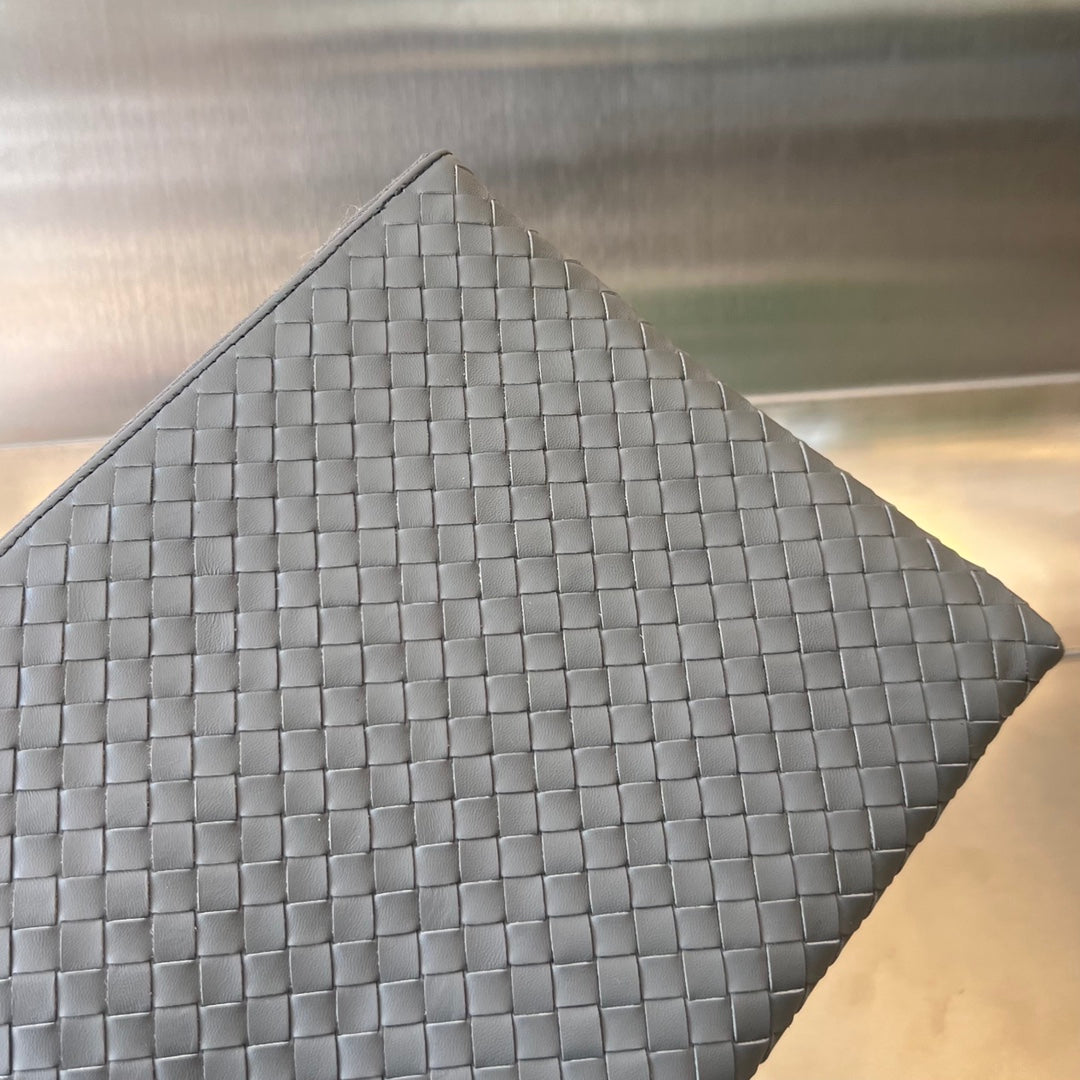 INTRECCIATO 30 IN GRAUEM STAHL LAMMLEDER