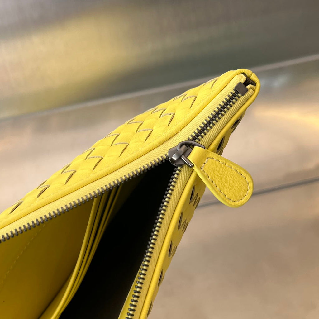 INTRECCIATO 30 IN HELLGELBEM LAMMFELL