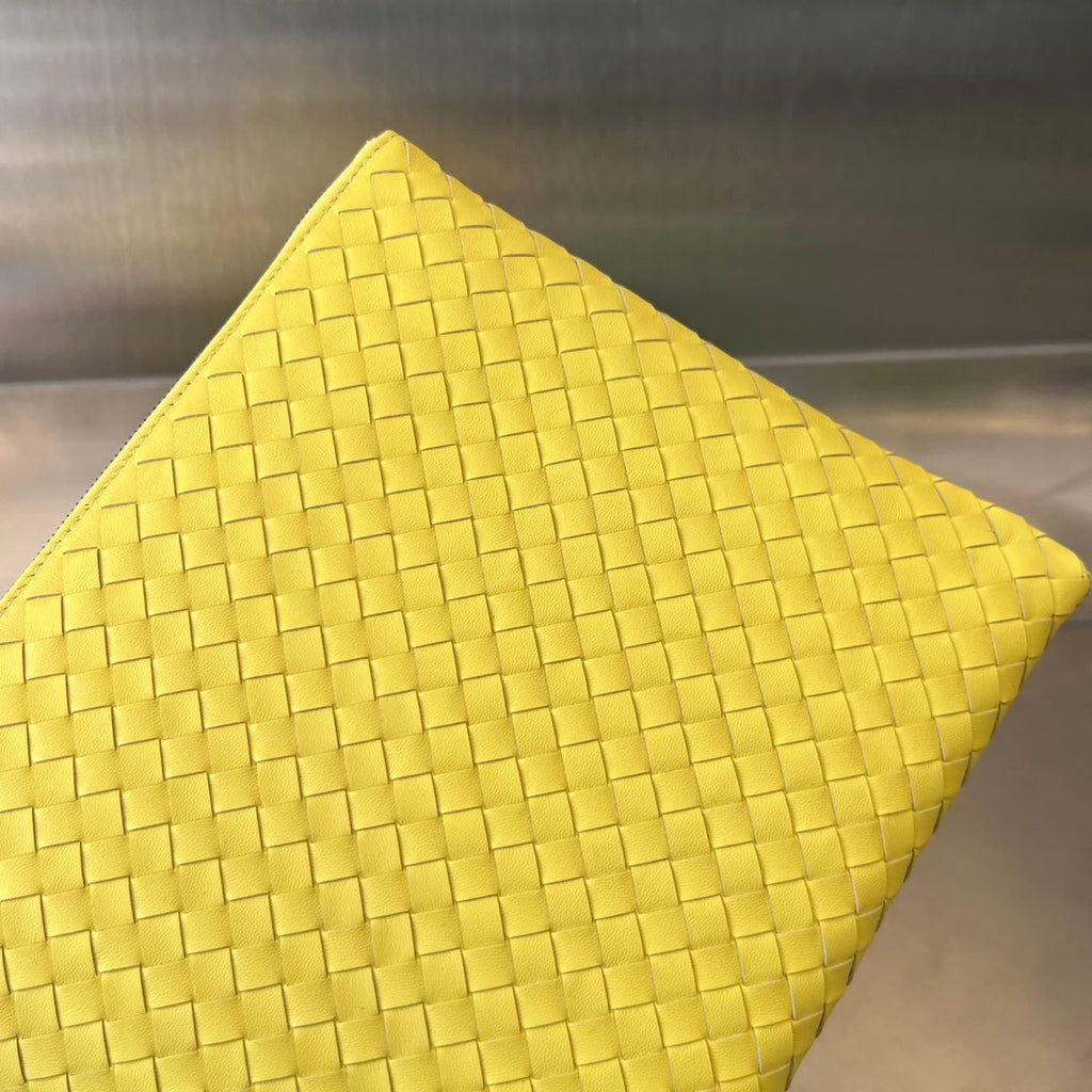 INTRECCIATO 30 IN HELLGELBEM LAMMFELL