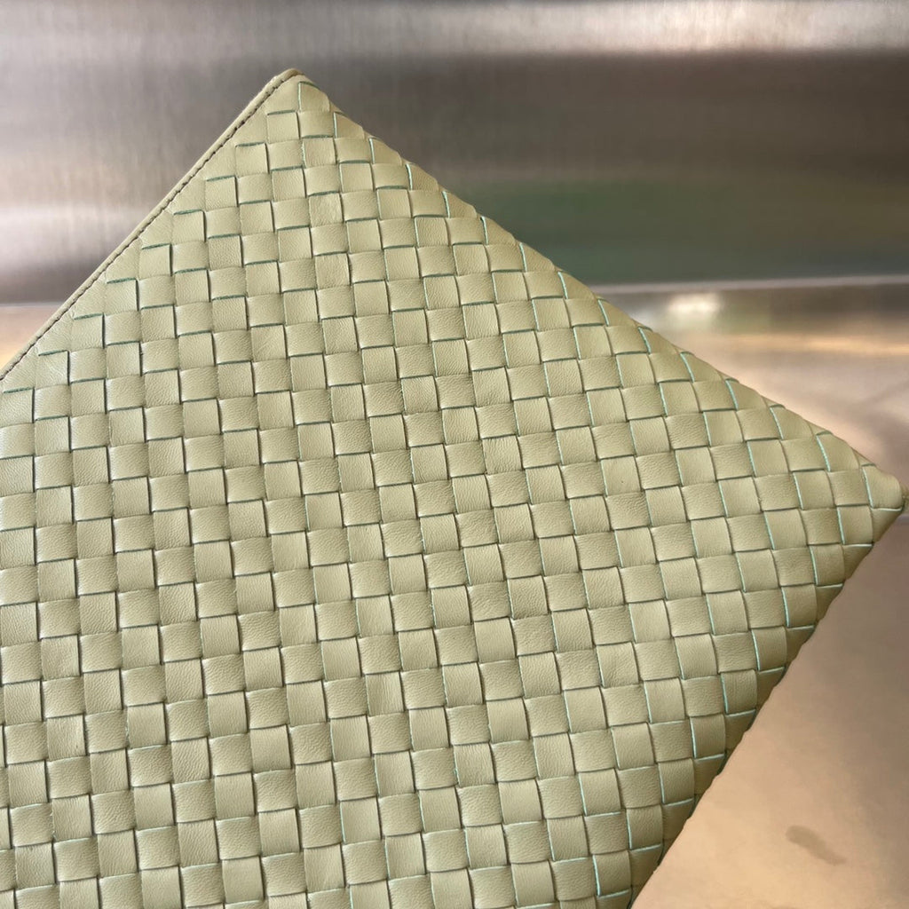 INTRECCIATO 30 AUS HELLGRAUEM LAMMFELL