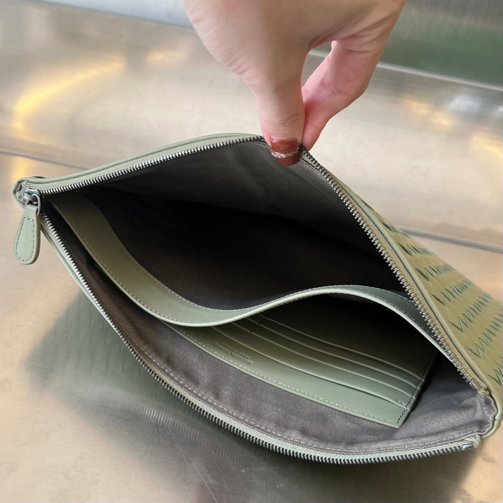 INTRECCIATO 30 AUS HELLGRAUEM LAMMFELL